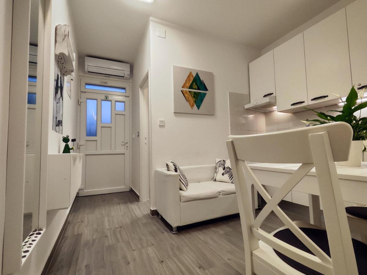 Sea & Sun Apartments Tučepi Стая снимка
