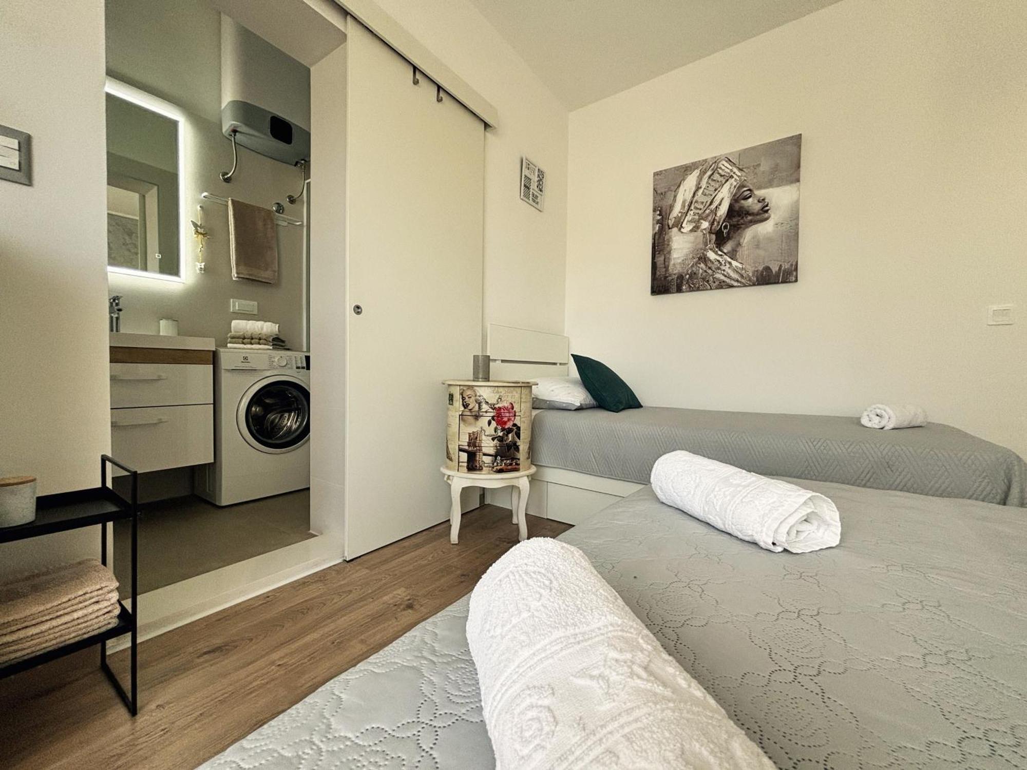 Sea & Sun Apartments Tučepi Стая снимка