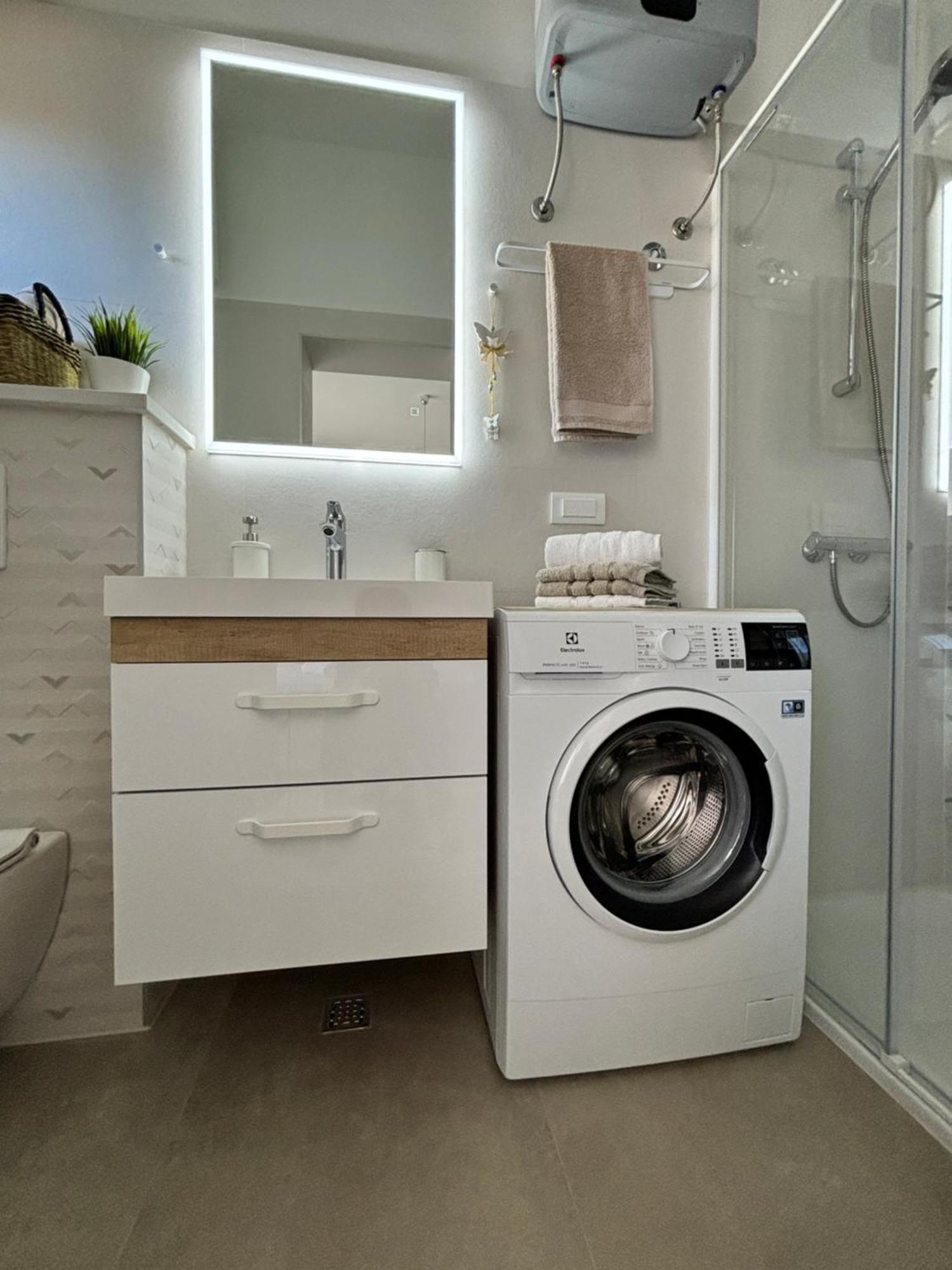 Sea & Sun Apartments Tučepi Стая снимка