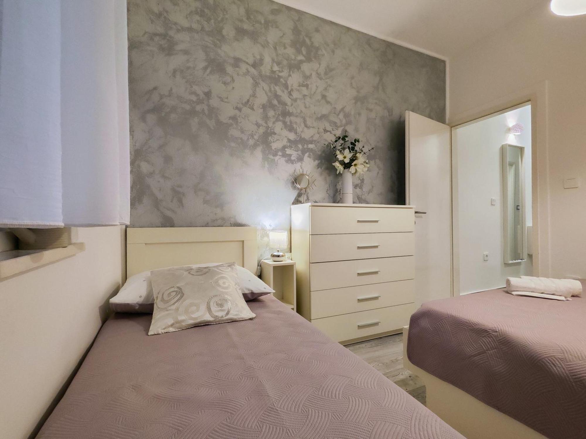 Sea & Sun Apartments Tučepi Стая снимка