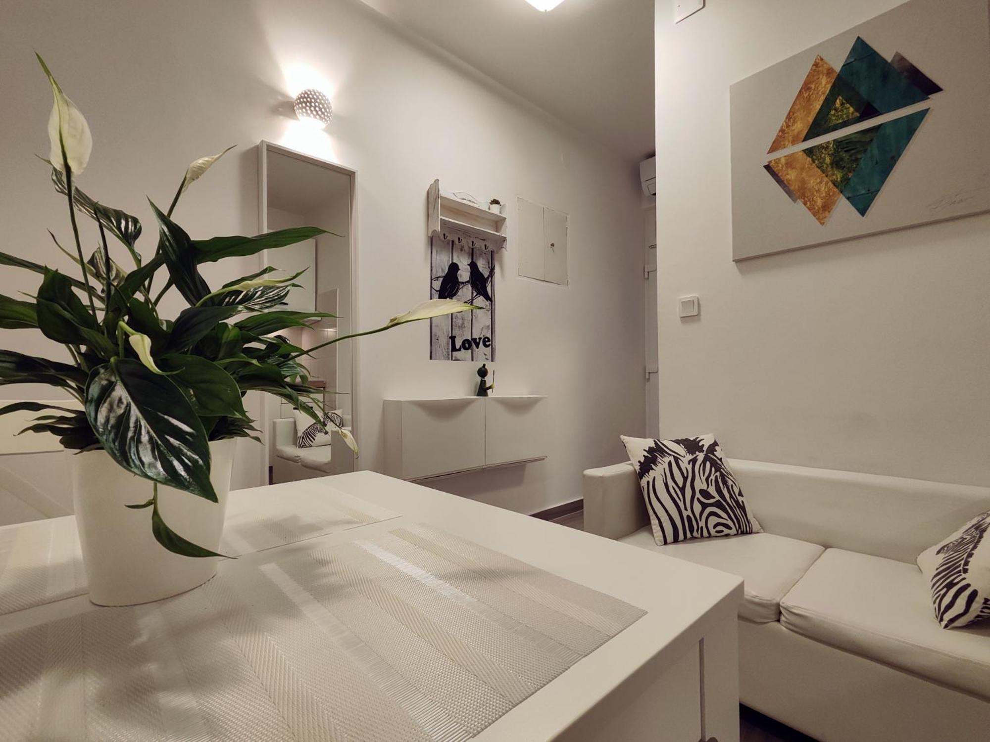 Sea & Sun Apartments Tučepi Стая снимка