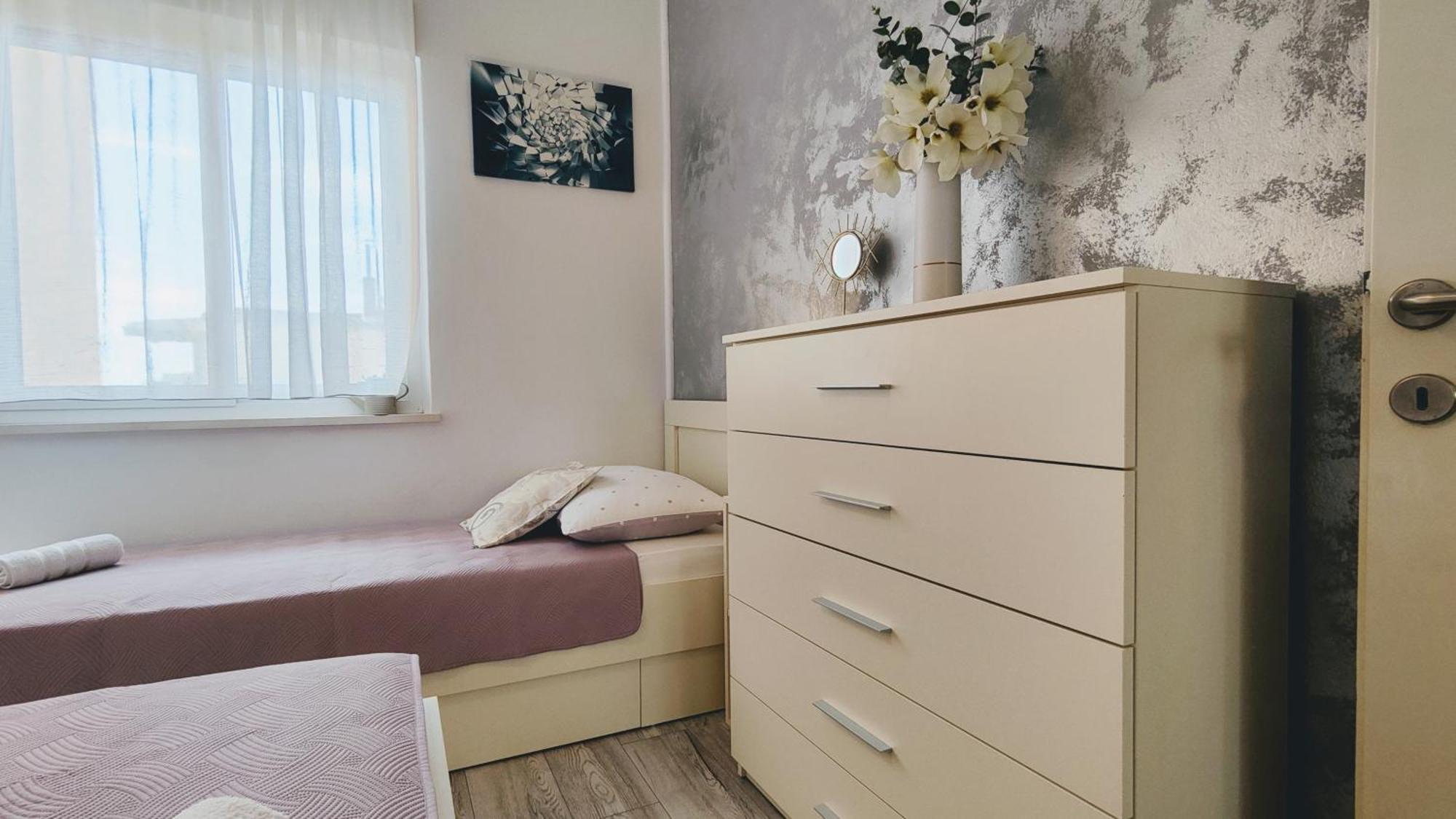 Sea & Sun Apartments Tučepi Стая снимка